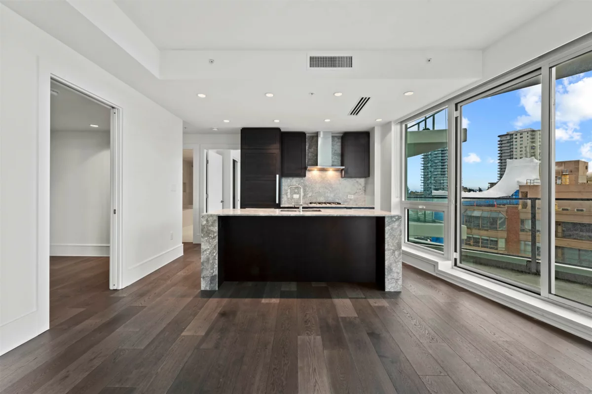 Dining Area Photo of 803 1501 Foster Street, White Rock, BC