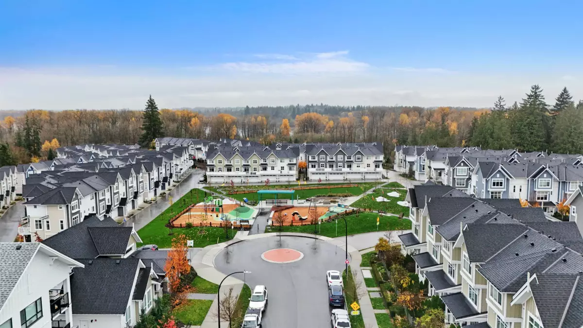 Hallway Photo of 1904 11295 Pazarena Place, Maple Ridge, BC