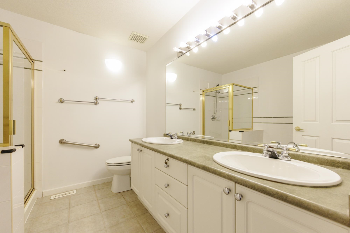 Laundry Room Photo of 31 14877 33 Avenue, Surrey, BC