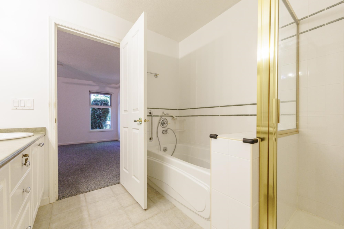 Mudroom Photo of 31 14877 33 Avenue, Surrey, BC