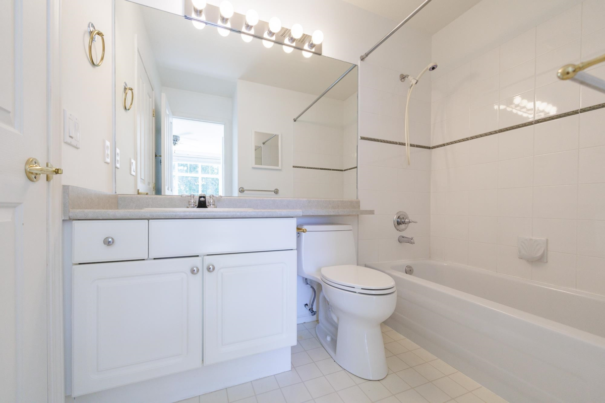 Outdoor Deck Photo of 31 14877 33 Avenue, Surrey, BC