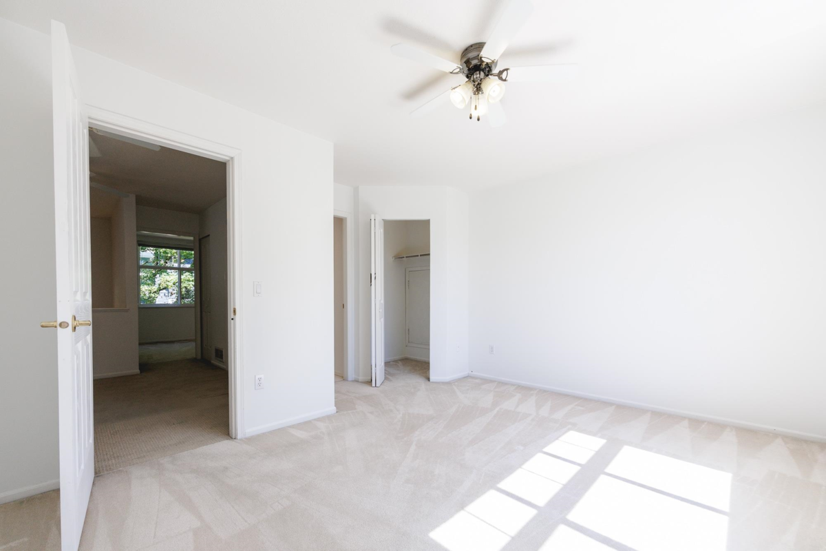 Swimming Pool Photo of 31 14877 33 Avenue, Surrey, BC