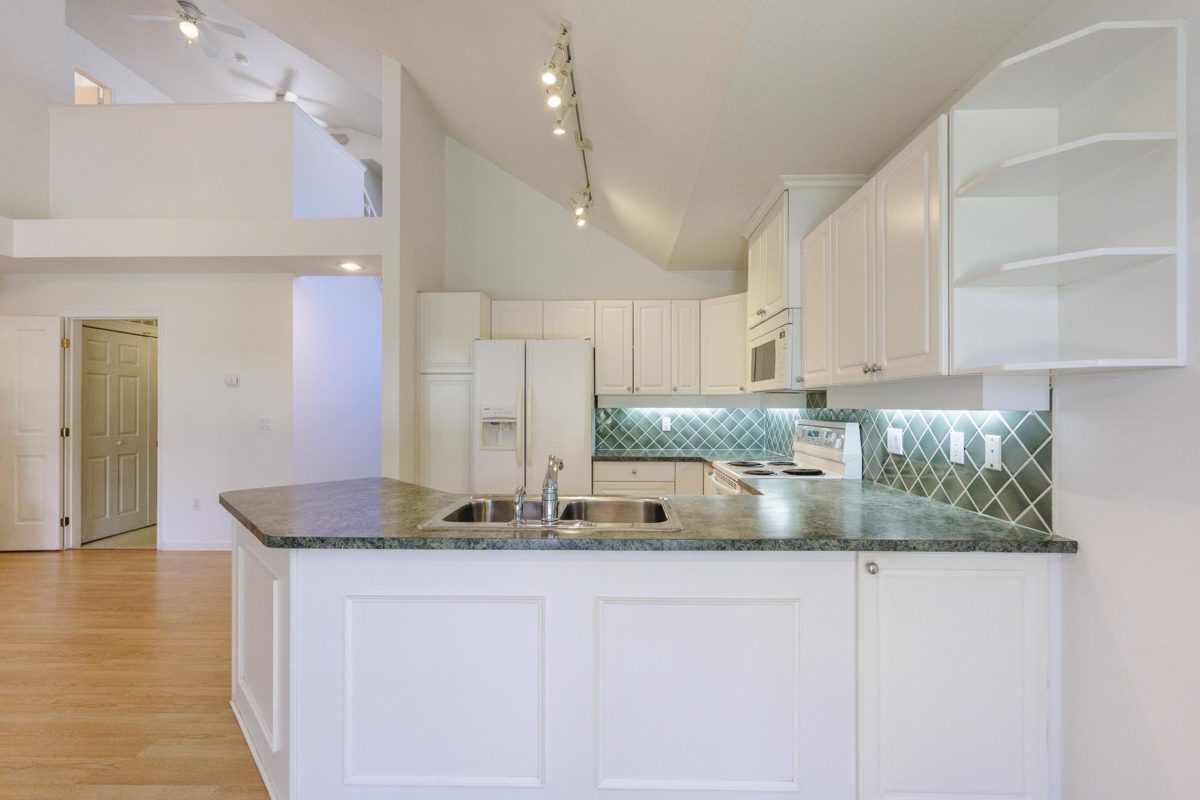 Walk-In Closet Photo of 31 14877 33 Avenue, Surrey, BC