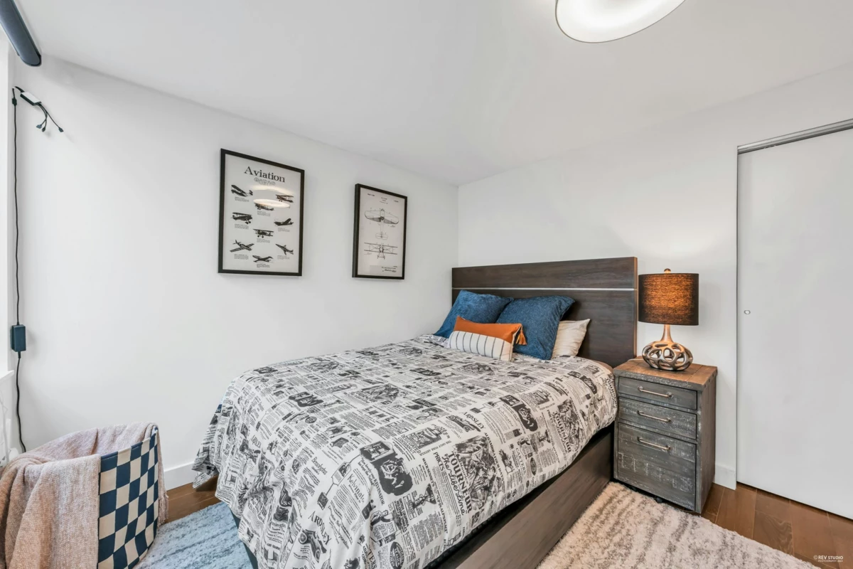 Laundry Room Photo of 2243 Oak Street, Vancouver, BC