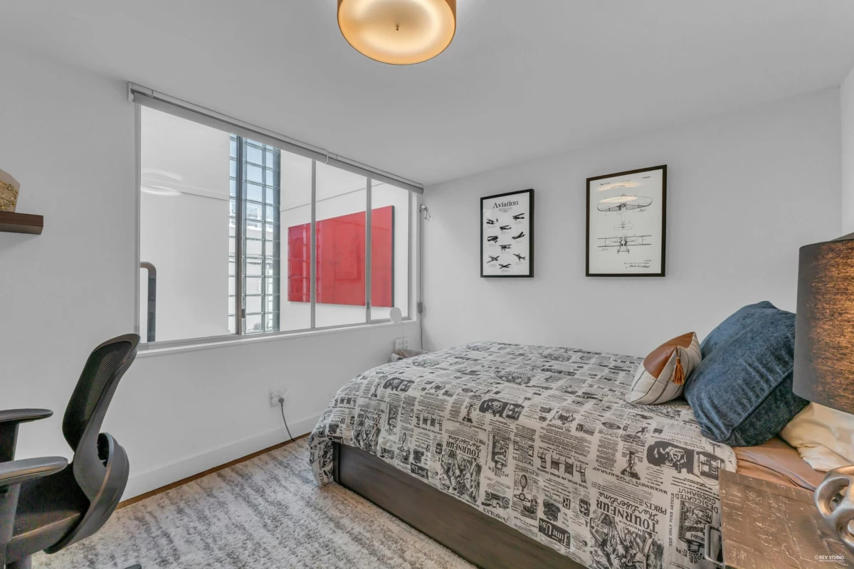 Mudroom Photo of 2243 Oak Street, Vancouver, BC