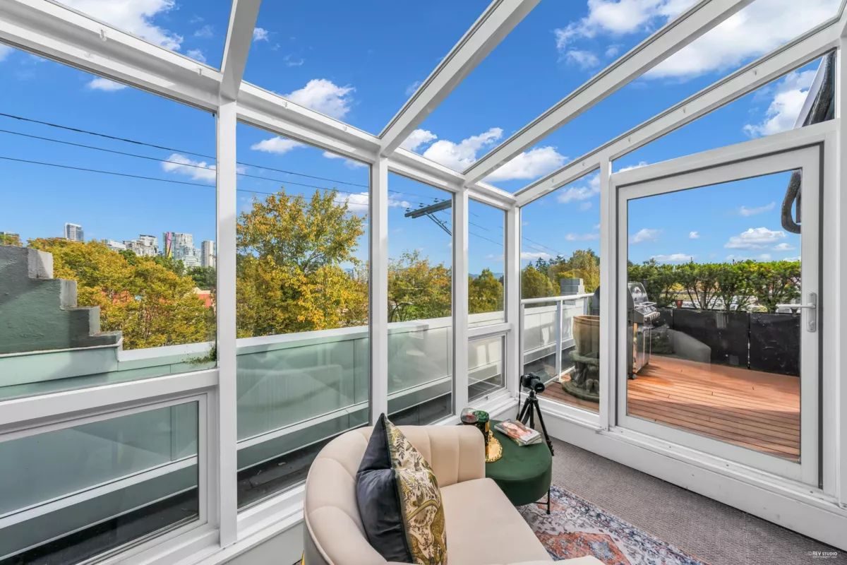 Outdoor Deck Photo of 2243 Oak Street, Vancouver, BC