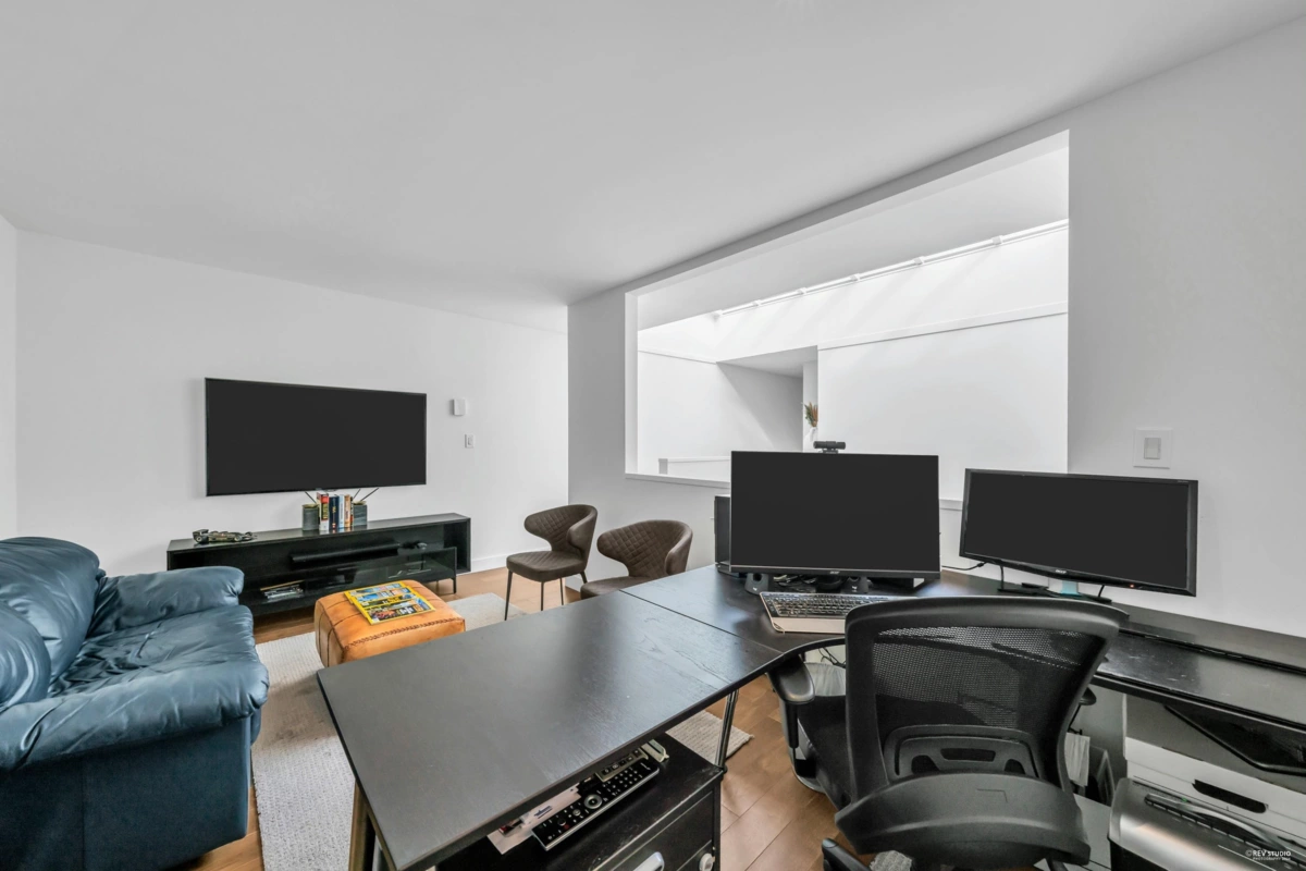 Outdoor Patio Photo of 2243 Oak Street, Vancouver, BC