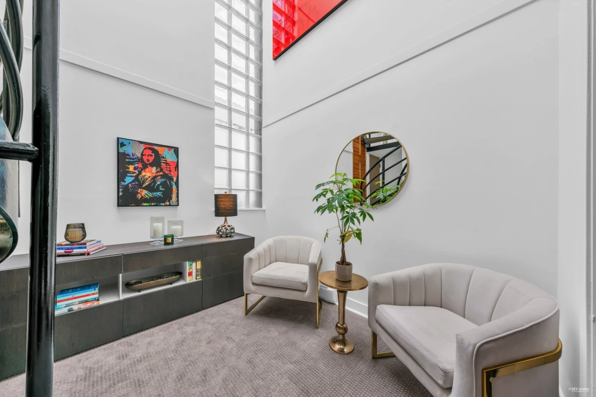 Powder Room Photo of 2243 Oak Street, Vancouver, BC