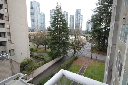 706 6595 Bonsor Avenue, Burnaby, BC, Burnaby — Apartment/Condo for sale