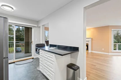 Primary Bathroom Photo of 206 32120 Mt Waddington Avenue, Abbotsford, BC