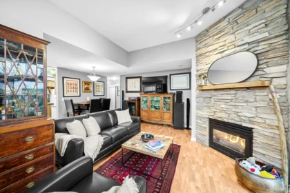 408 301 Maude Road, Port Moody, BC, Port Moody — Apartment/Condo for sale