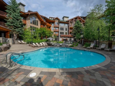 Backyard Photo of 221 2202 Gondola Way, Whistler, BC