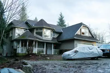 9540 Woodward Street, Mission, BC, Mission-West — 6 bed single family residence for sale