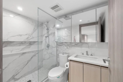 Primary Bathroom Photo of 1281 8608 Hazelbridge Way, Richmond, BC