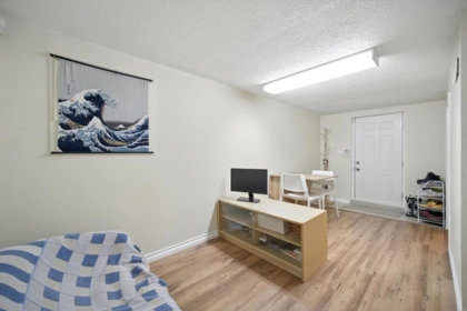 Hallway Photo of 966 E 64th Avenue, Vancouver, BC