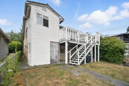 Swimming Pool Photo of 966 E 64th Avenue, Vancouver, BC