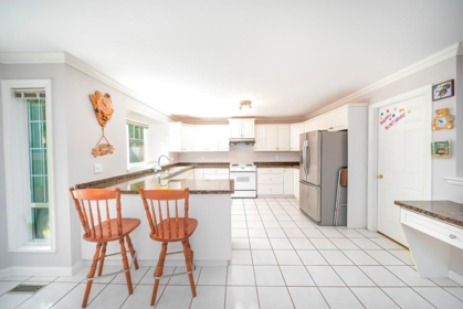 Kitchen Photo of 14766 31 Avenue, Surrey, BC