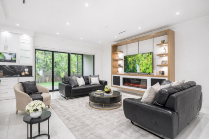 Breakfast Nook Photo of 6052 172 Street, Surrey, BC