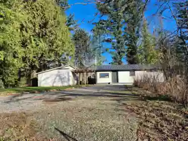 Front exterior of 37318 Ward Road, Abbotsford, BC