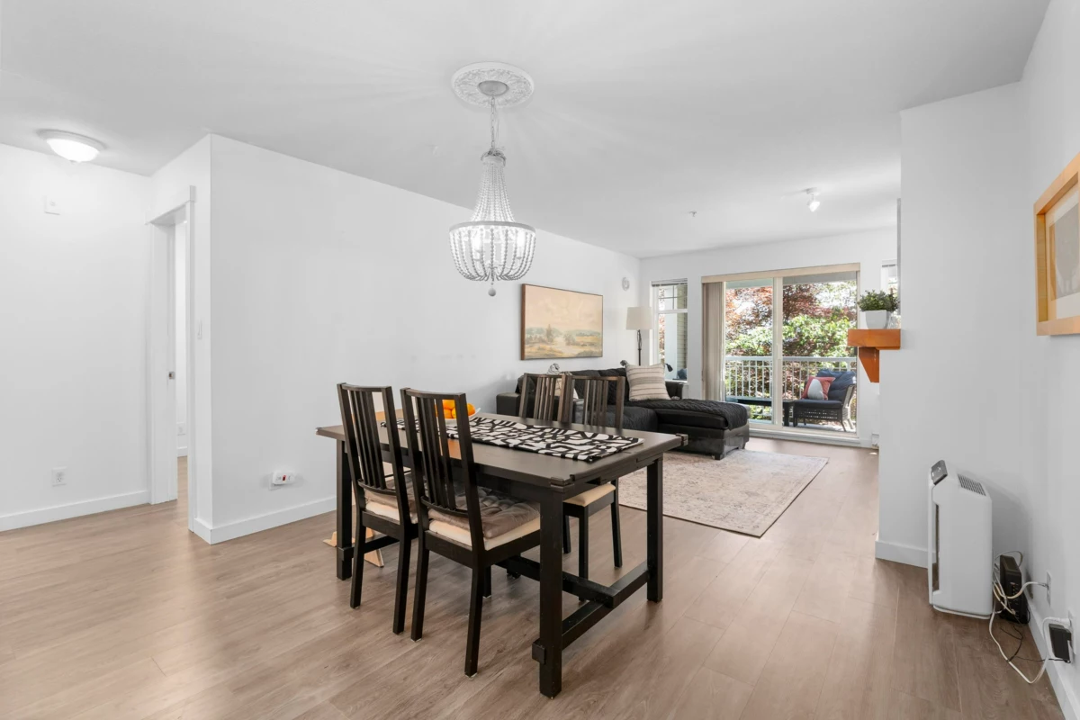 Kitchen Photo of 212 1432 Parkway Boulevard, Coquitlam, BC