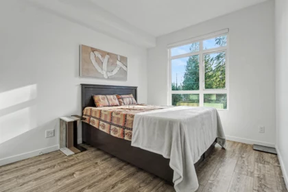 Primary Bathroom Photo of 308 13969 96 Avenue, Surrey, BC