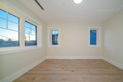 Entry Foyer Photo of 970 Park Drive, Vancouver, BC