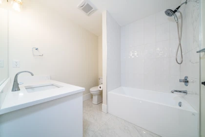 Hallway Photo of 970 Park Drive, Vancouver, BC