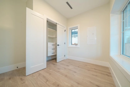 Kitchen Island Photo of 970 Park Drive, Vancouver, BC