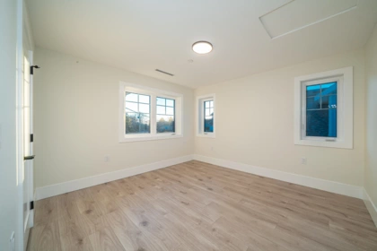 Laundry Room Photo of 970 Park Drive, Vancouver, BC