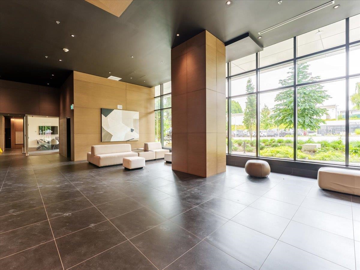 Hallway Photo of 502 2181 Madison Avenue, Burnaby, BC