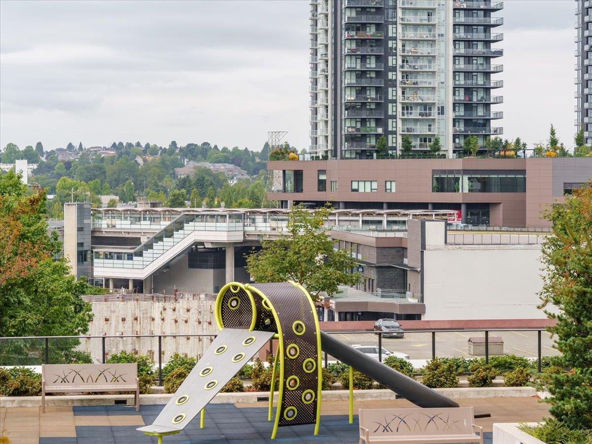 Powder Room Photo of 502 2181 Madison Avenue, Burnaby, BC