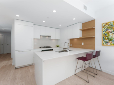 502 2181 Madison Avenue, Burnaby, BC