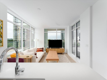 502 2181 Madison Avenue, Burnaby, BC