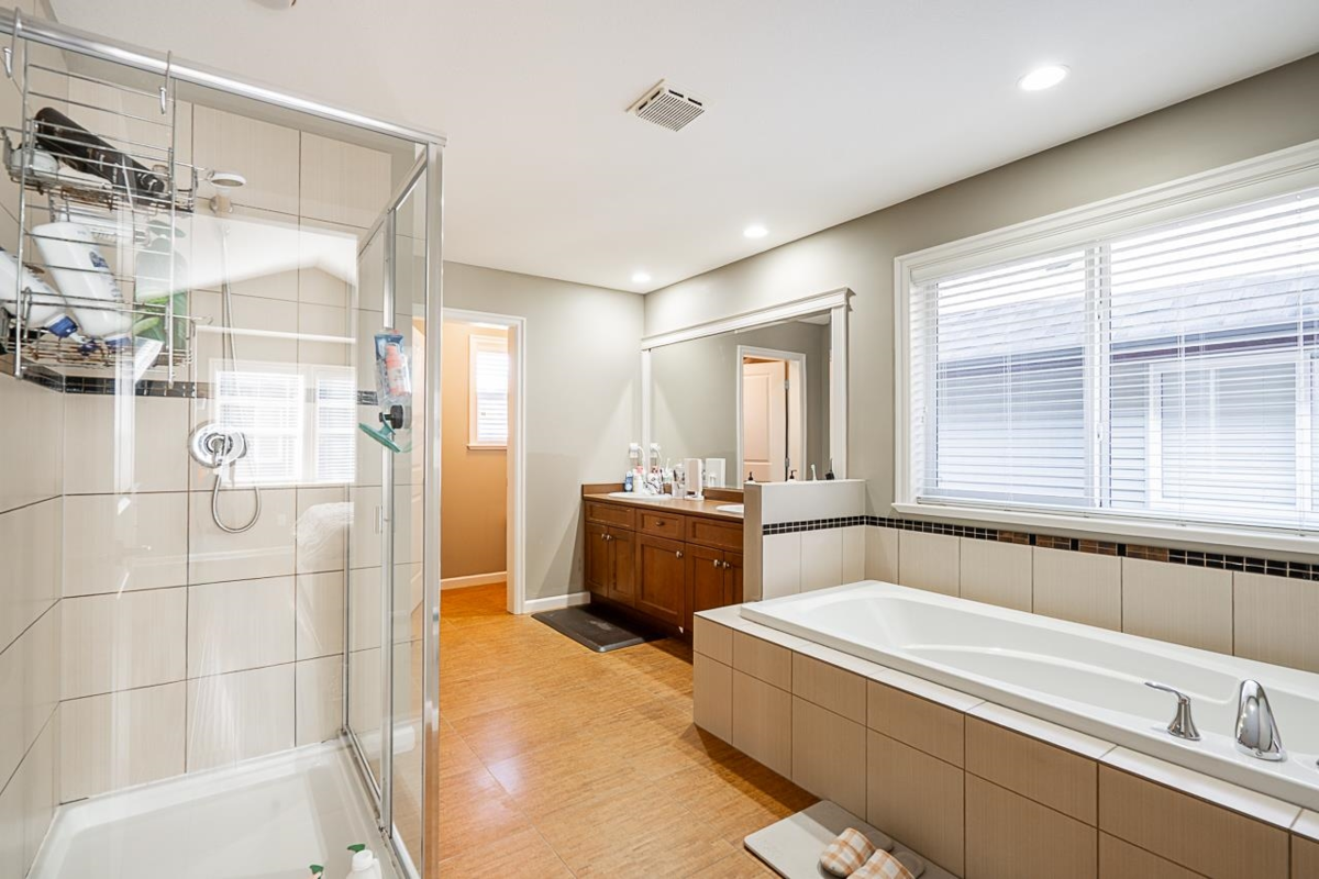 Hallway Photo of 20840 69 Avenue, Langley, BC