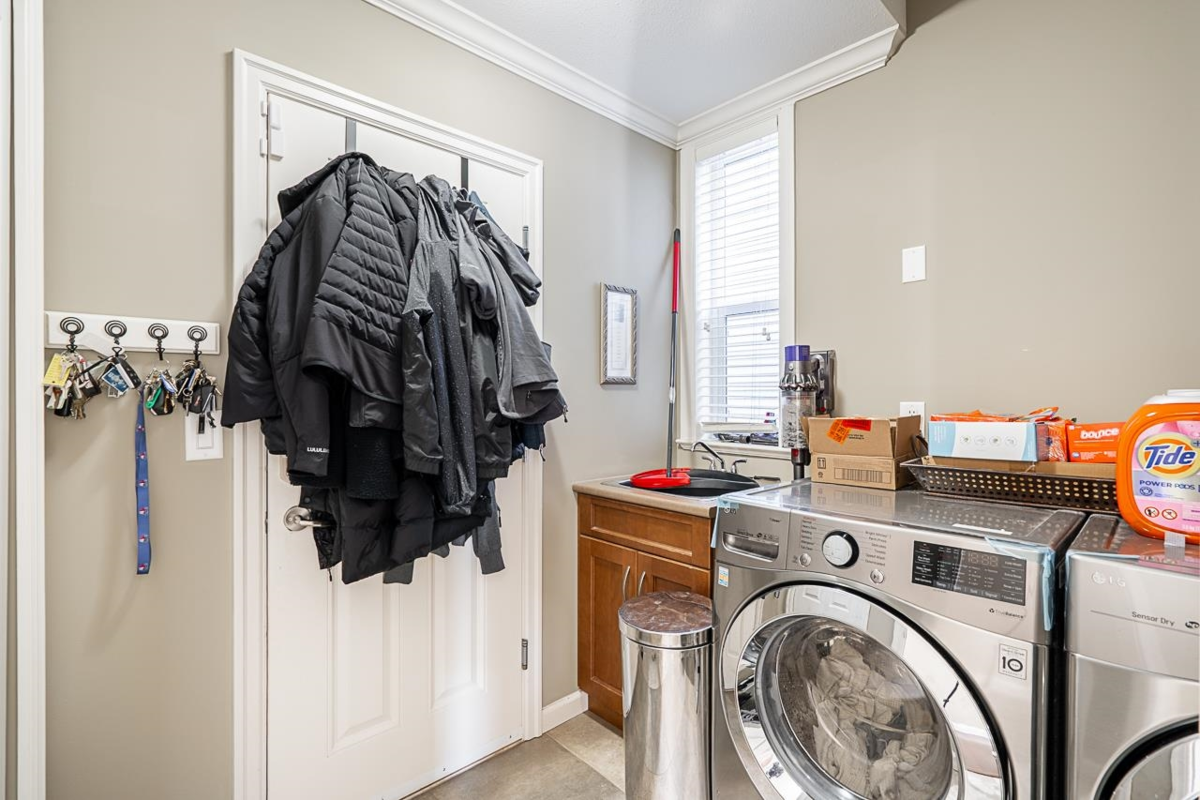 Powder Room Photo of 20840 69 Avenue, Langley, BC