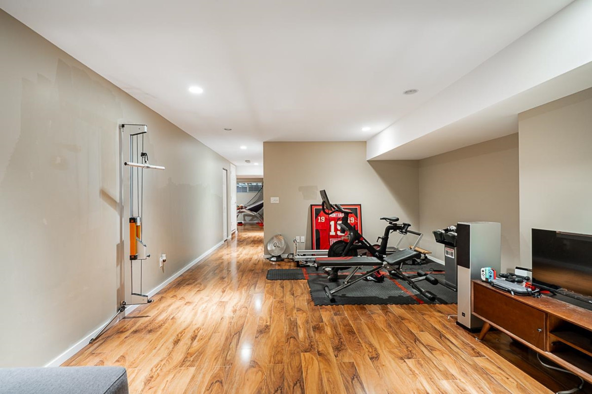 Swimming Pool Photo of 20840 69 Avenue, Langley, BC