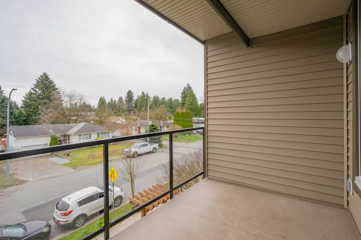 Swimming Pool Photo of 314 33539 Holland Avenue, Abbotsford, BC
