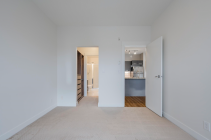 Entry Foyer Photo of 314 33539 Holland Avenue, Abbotsford, BC
