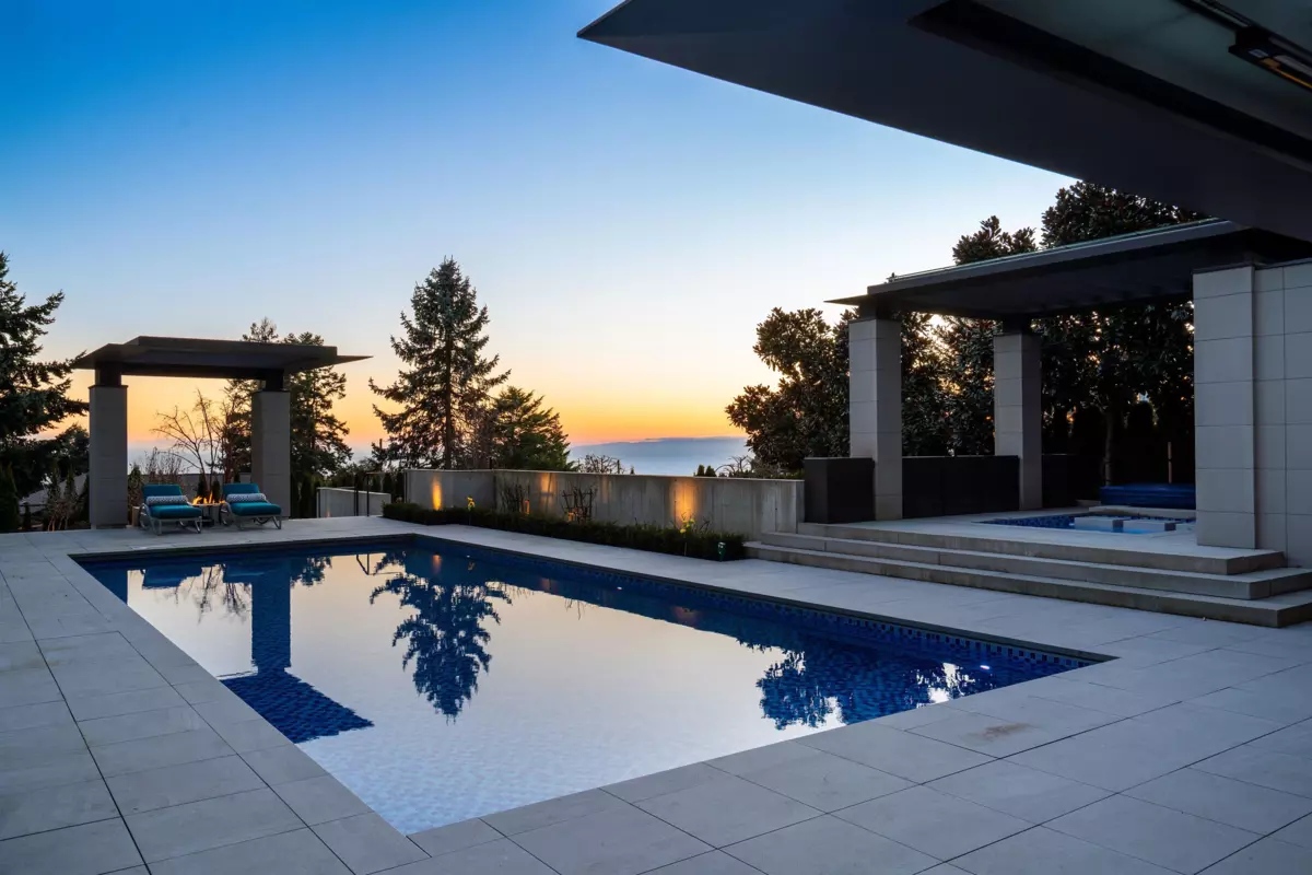 Family Room Photo of 13386 Marine Drive, Surrey, BC