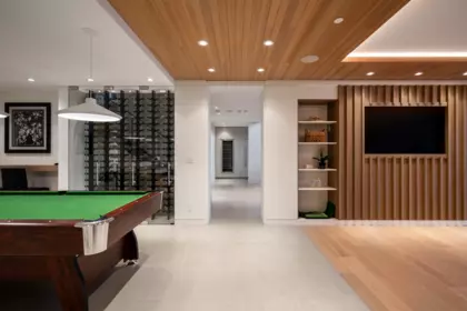 Entry Foyer Photo of 13386 Marine Drive, Surrey, BC