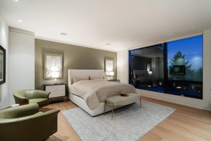 Loft / Bonus Room Photo of 13386 Marine Drive, Surrey, BC
