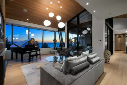 Office / Den Photo of 13386 Marine Drive, Surrey, BC