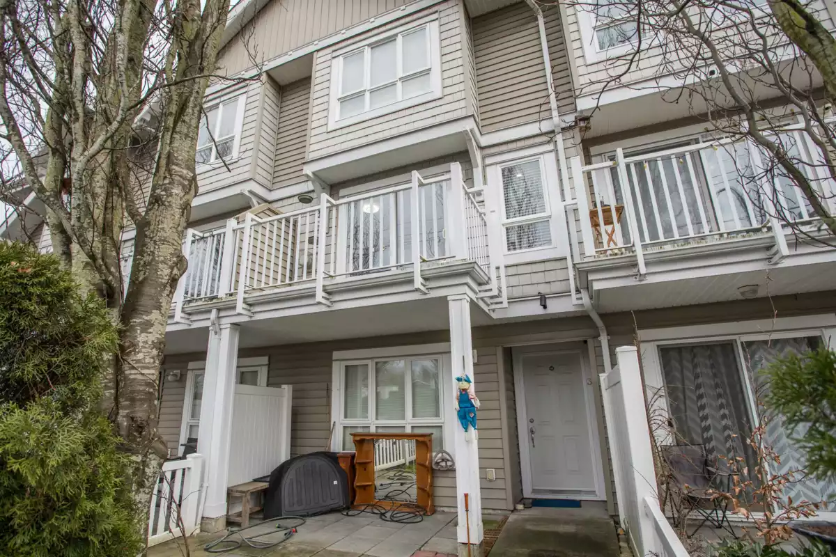 Outdoor Kitchen Photo of 3 8968 208 Street, Langley, BC
