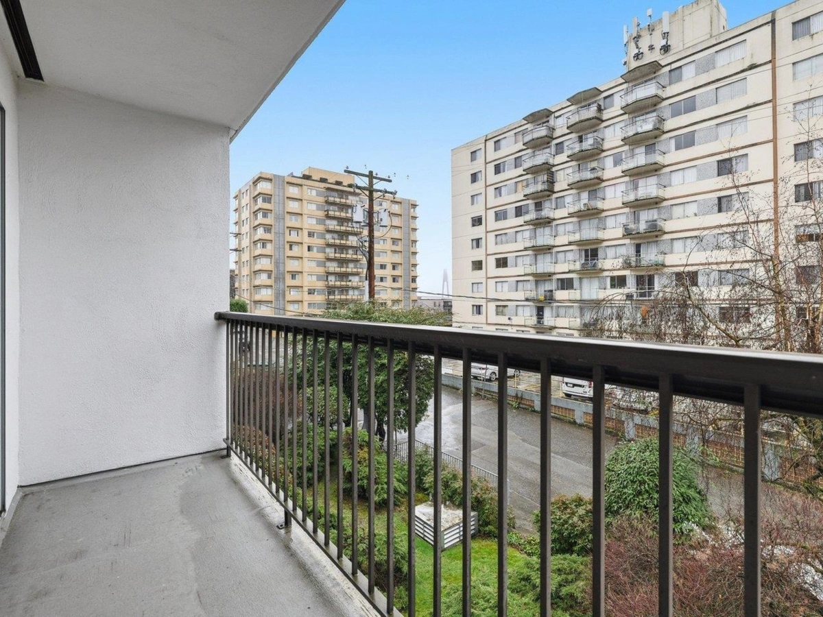 Basement Recreation Room Photo of 306 428 Agnes Street, New Westminster, BC