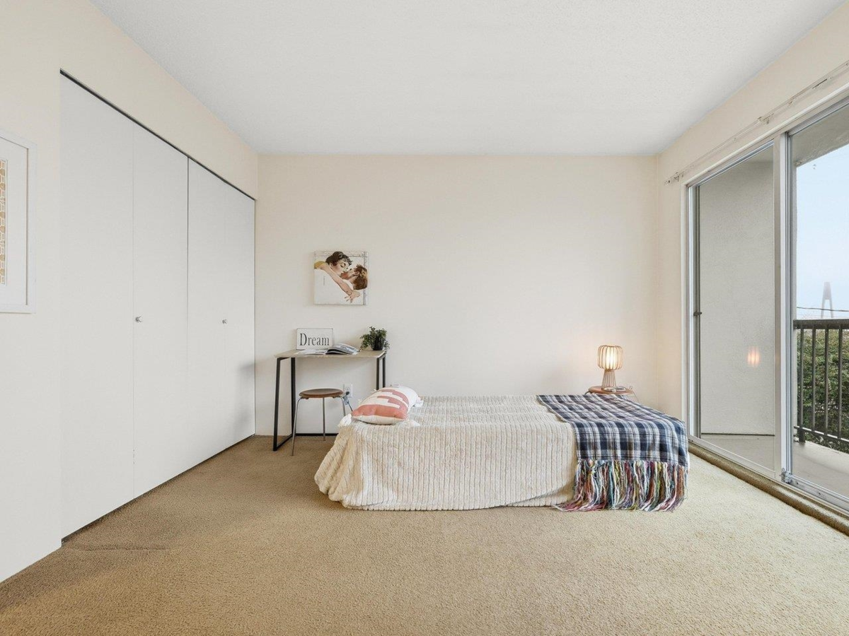 Breakfast Nook Photo of 306 428 Agnes Street, New Westminster, BC