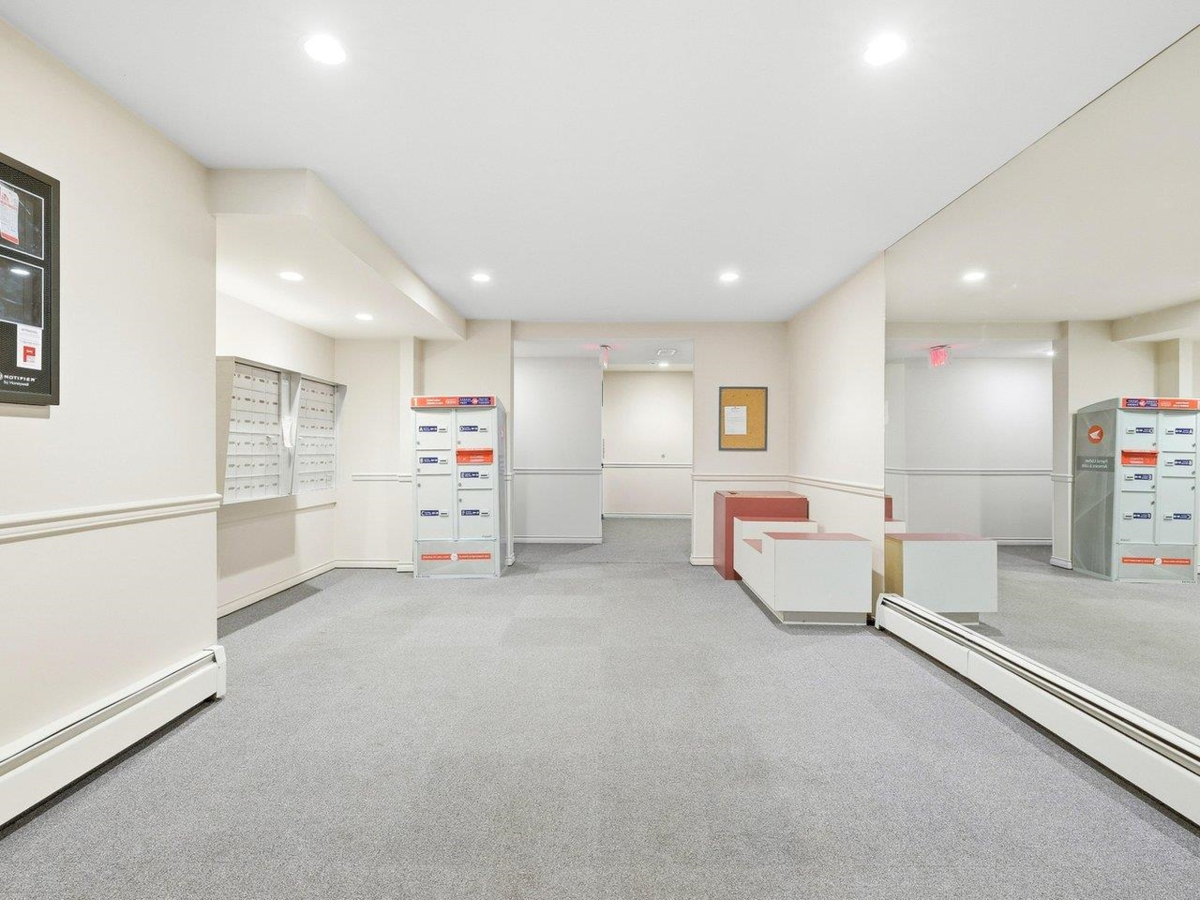 Family Room Photo of 306 428 Agnes Street, New Westminster, BC