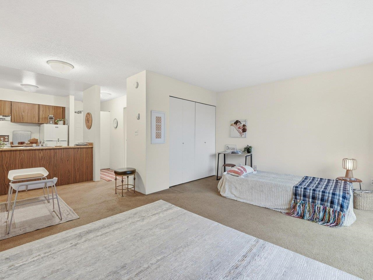 Kitchen Photo of 306 428 Agnes Street, New Westminster, BC