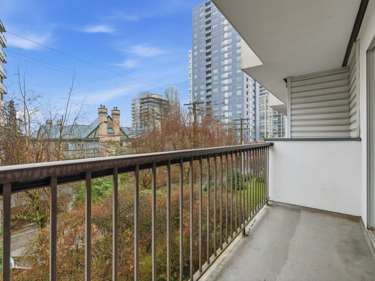 Laundry Room Photo of 306 428 Agnes Street, New Westminster, BC