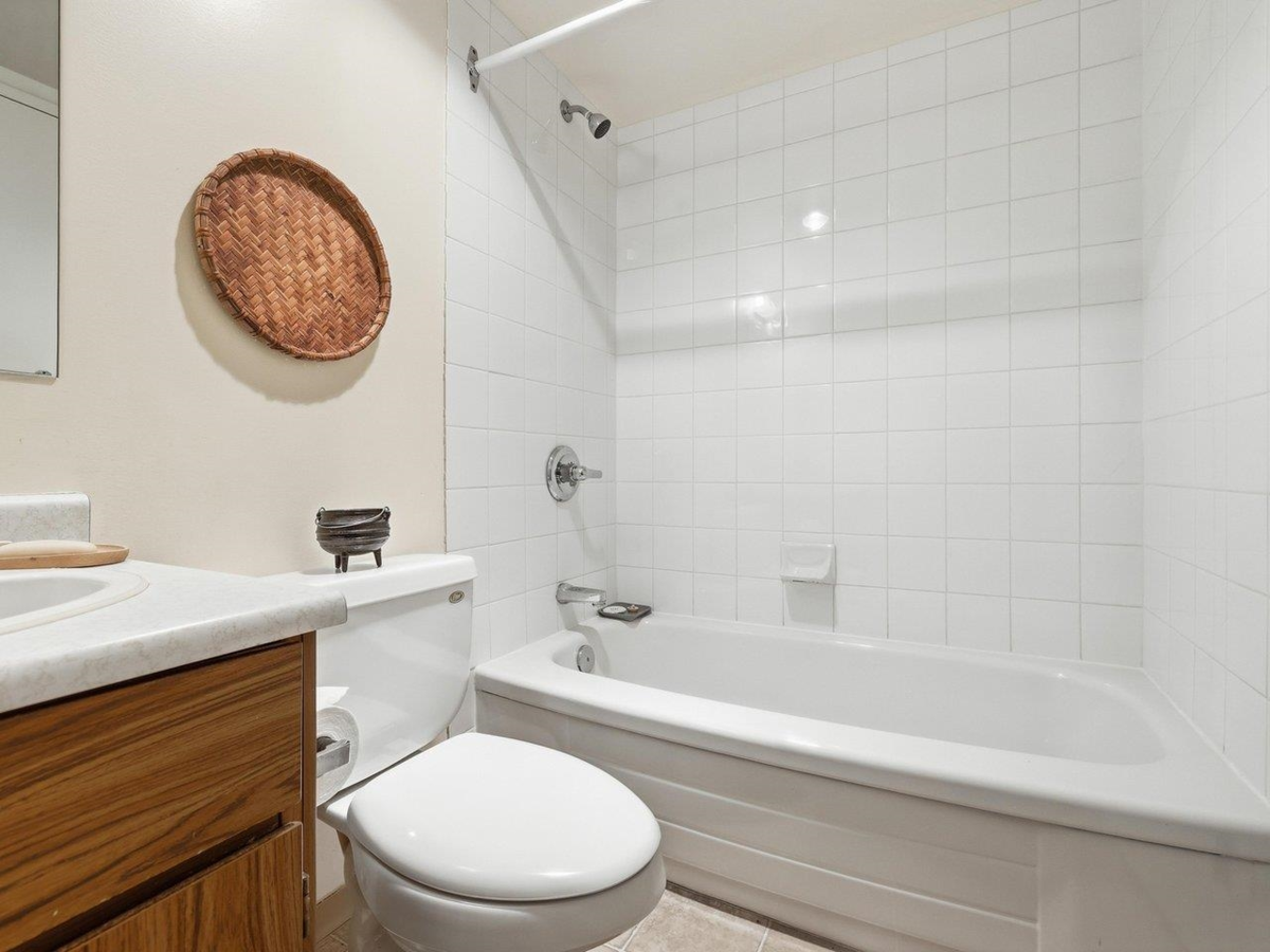 Office / Den Photo of 306 428 Agnes Street, New Westminster, BC