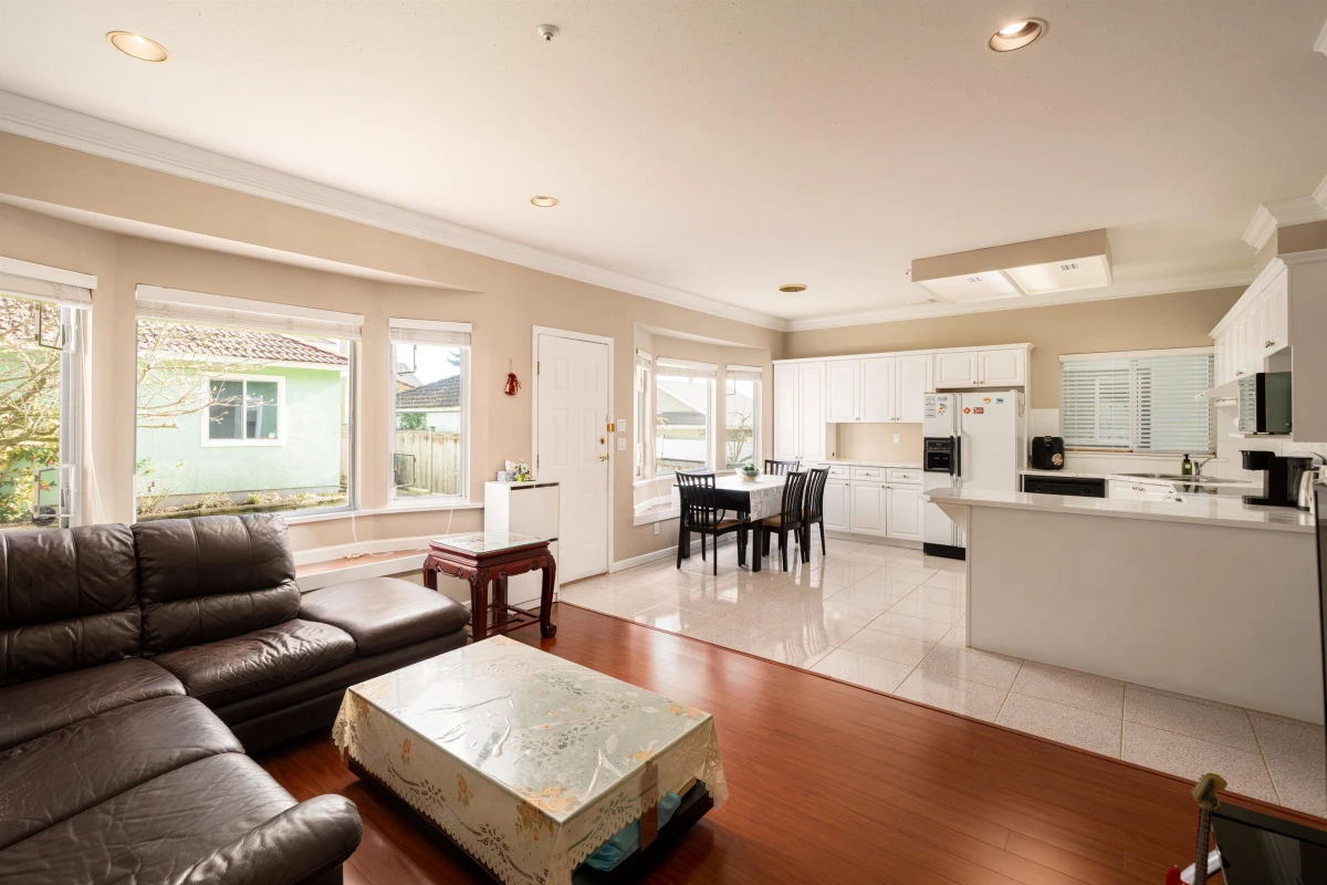 Breakfast Nook Photo of 8162 Haig Street, Vancouver, BC